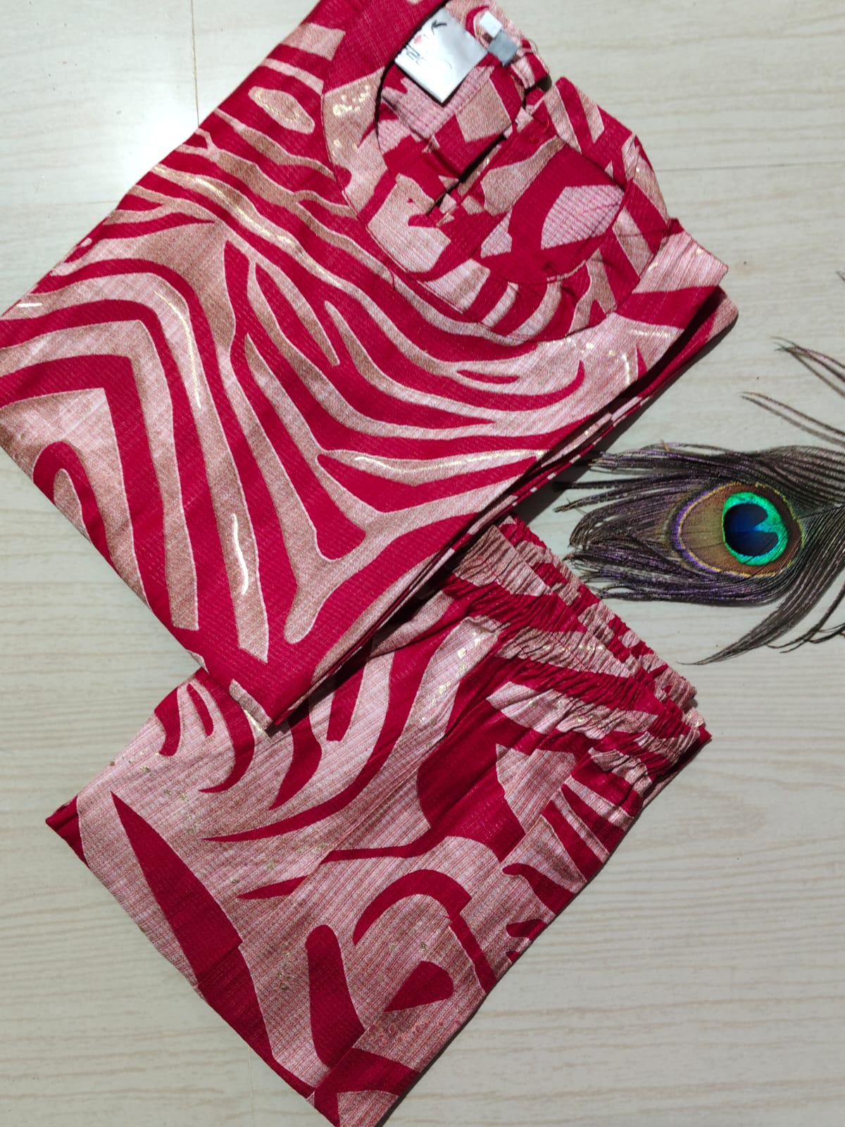 Premium Vertican Silk - VS04 (sleeves attached inside)