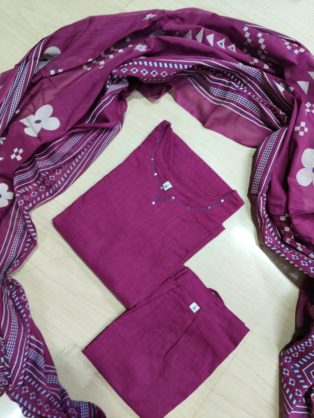 Classic Styles - DDS165