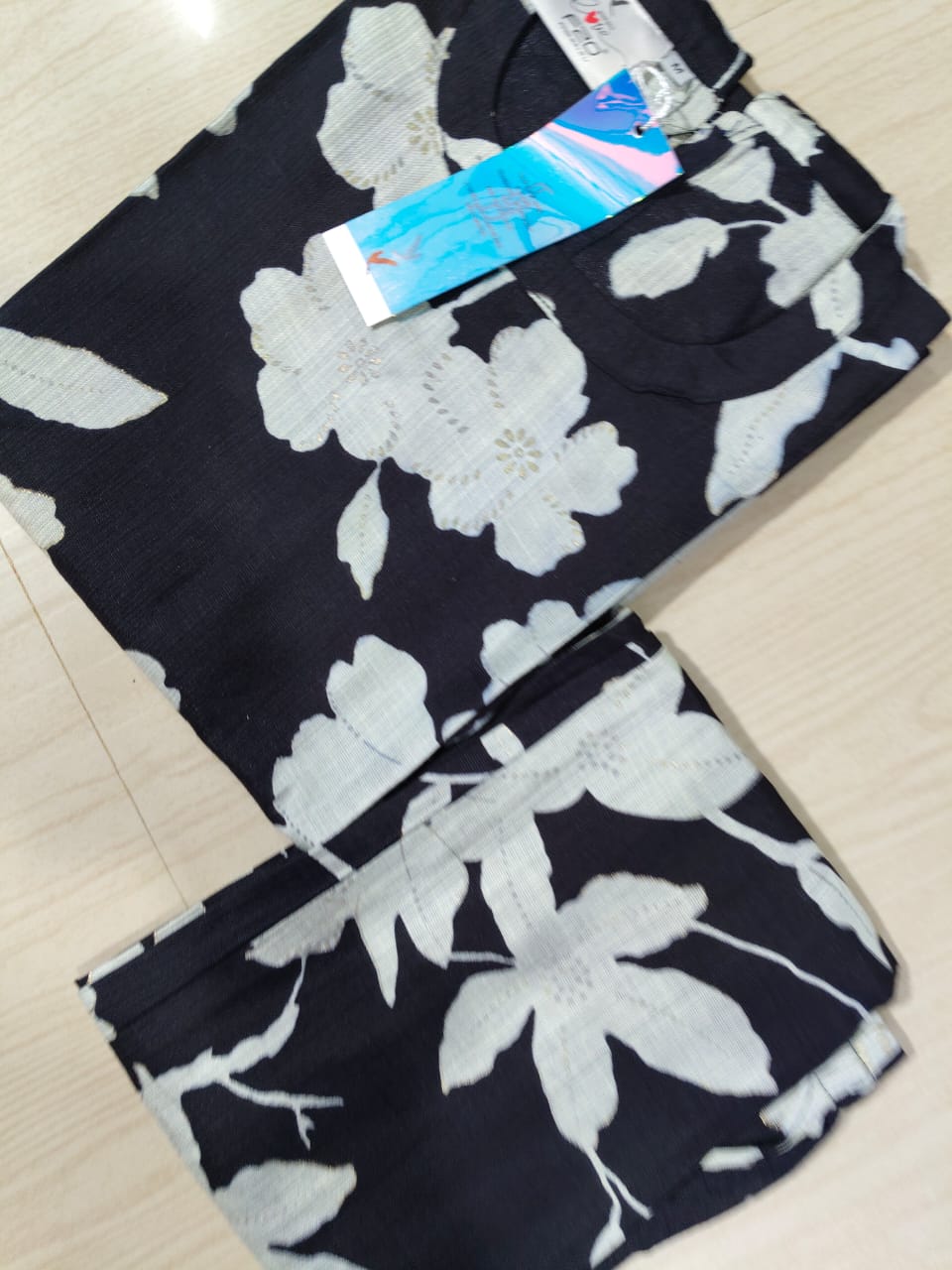 Premium Vertican Silk - VS89 (sleeves attached inside)