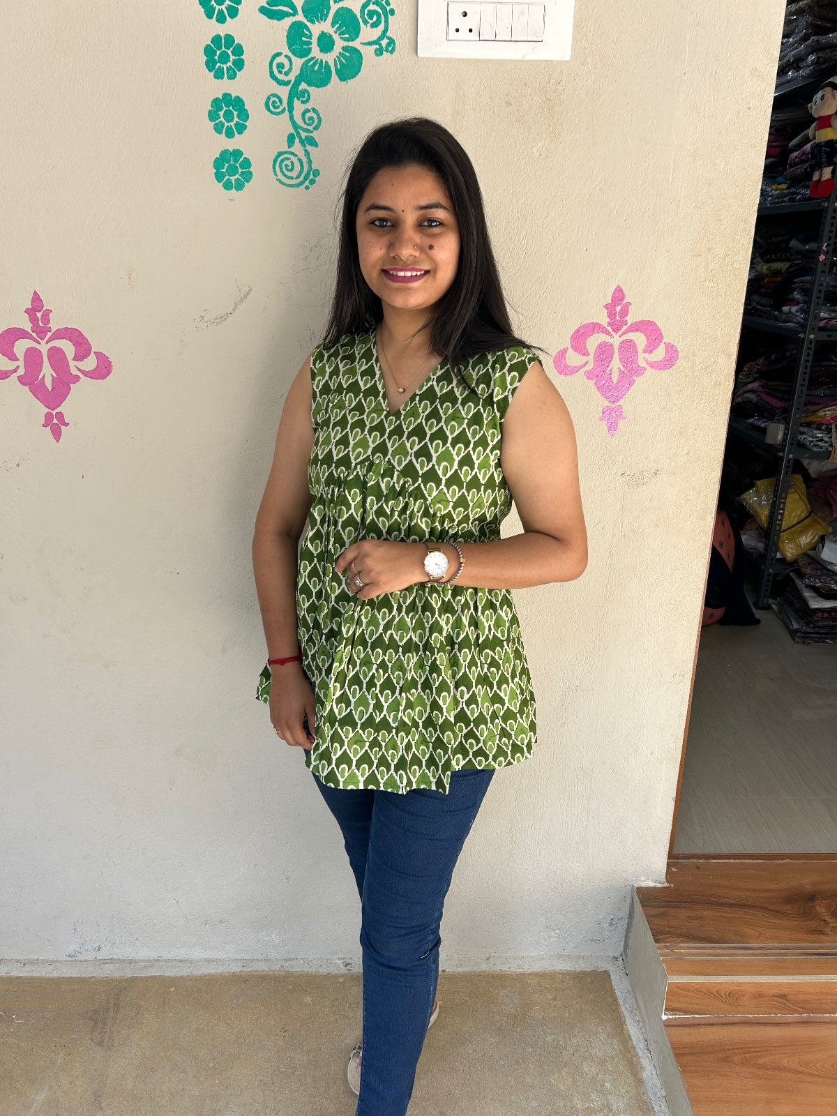 Short Kurti (Sleeveless) SK87