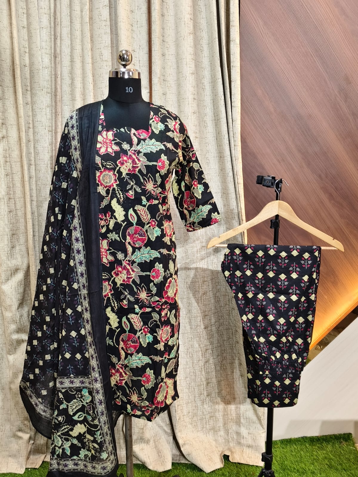 Petals Dupatta Sets - FDS152