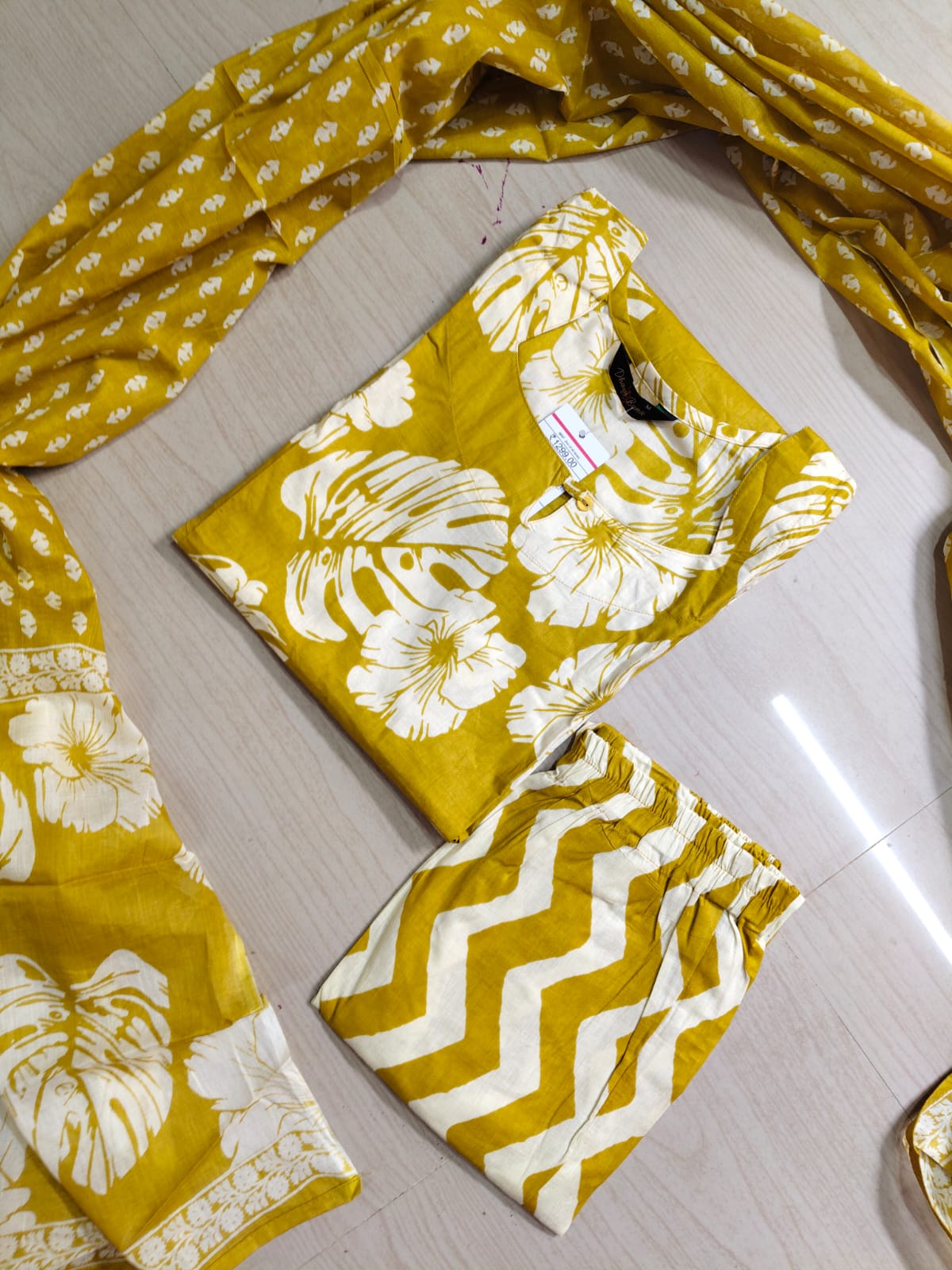 Petals Dupatta Sets FDS197