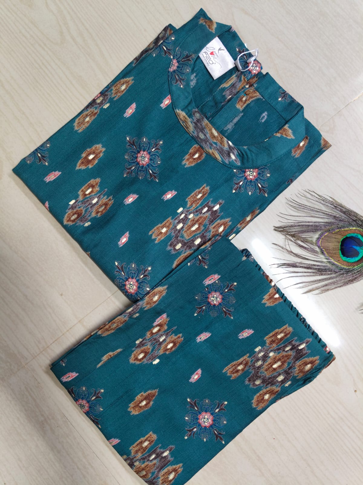 Premium Vertican Silk - VS26 (sleeves attached inside)