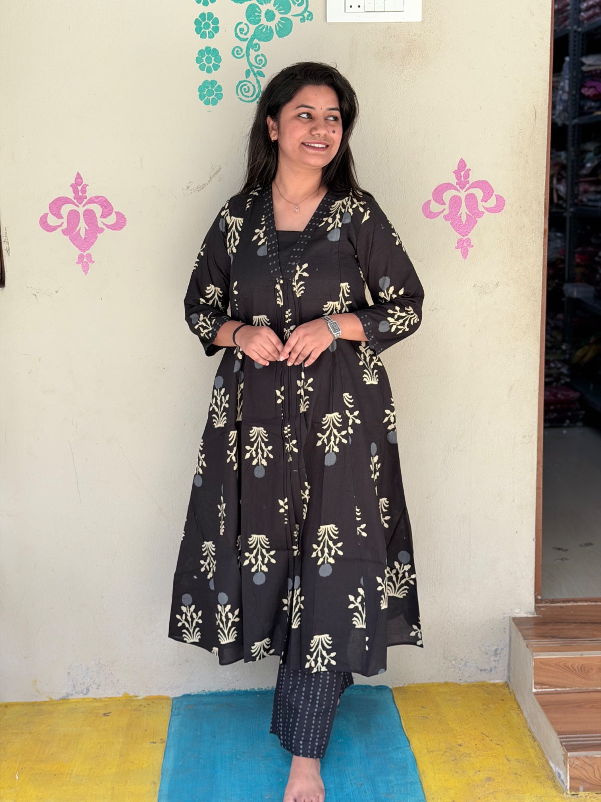 Feeding Kurti With Phant