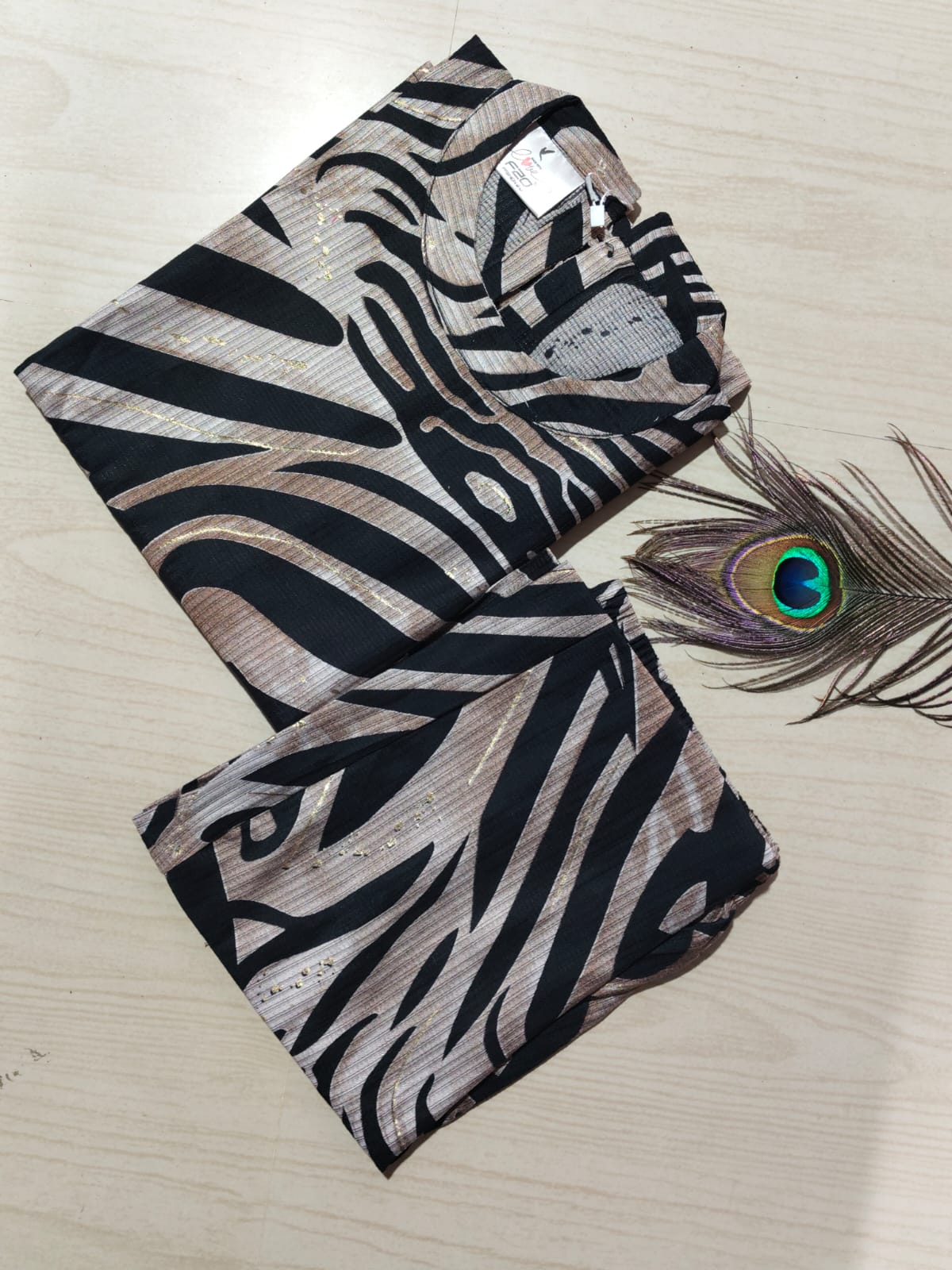 Premium Vertican Silk - VS112 (sleeves attached inside)