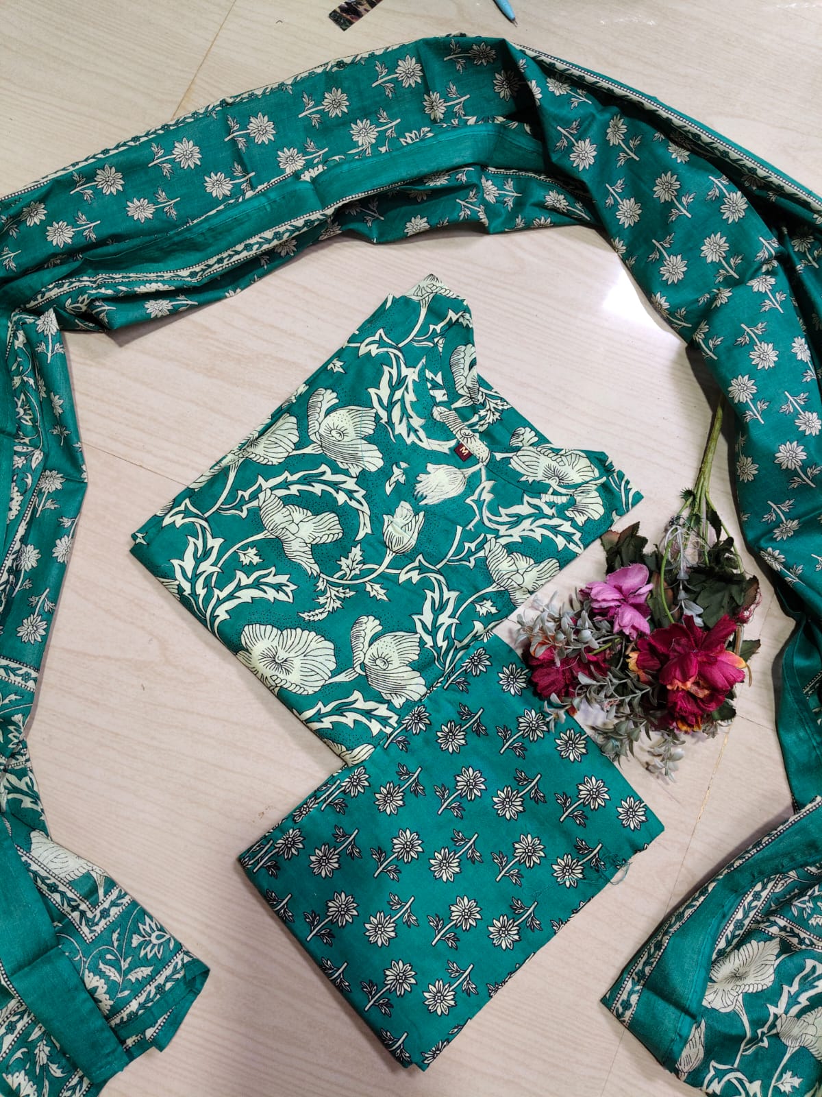 Petals Dupatta Sets  FDS246