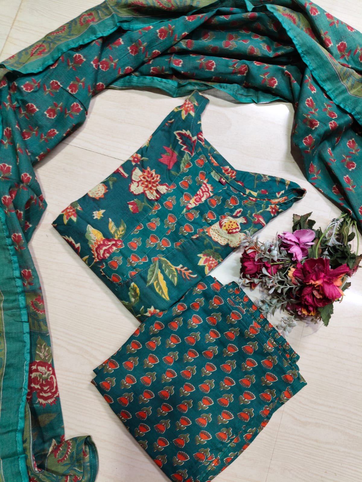 Petals Dupatta Sets  FDS262