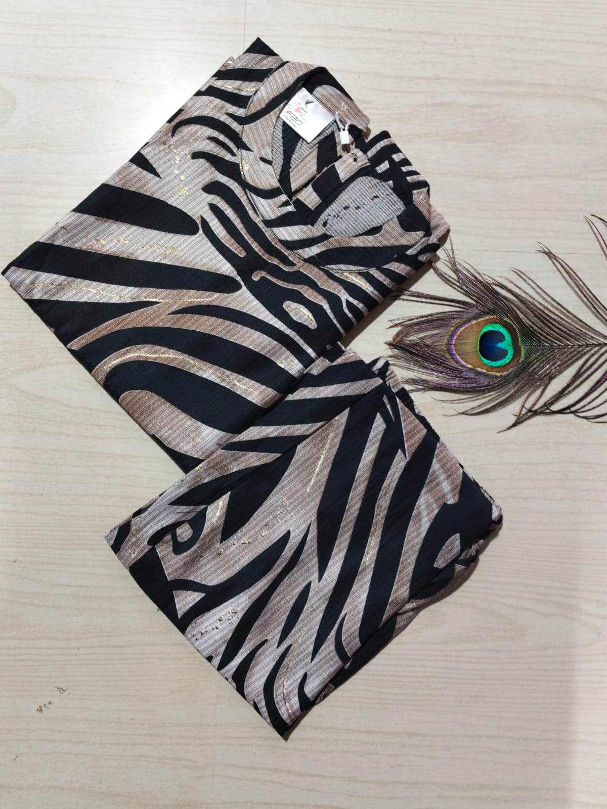 Premium Vertican Silk - VS112 (sleeves attached inside)