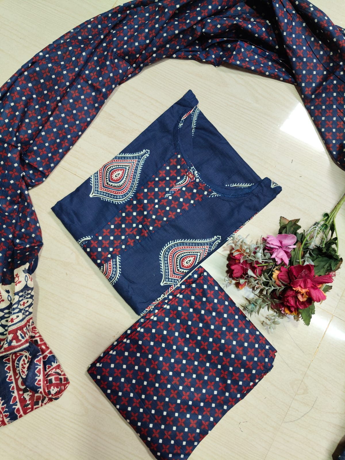 Petals Dupatta Sets  FDS250
