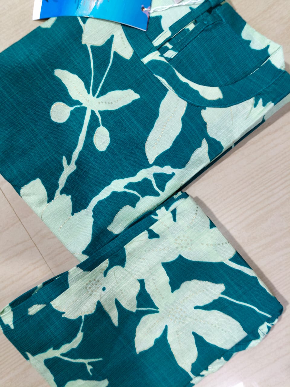 Premium Vertican Silk - VS88 (sleeves attached inside)