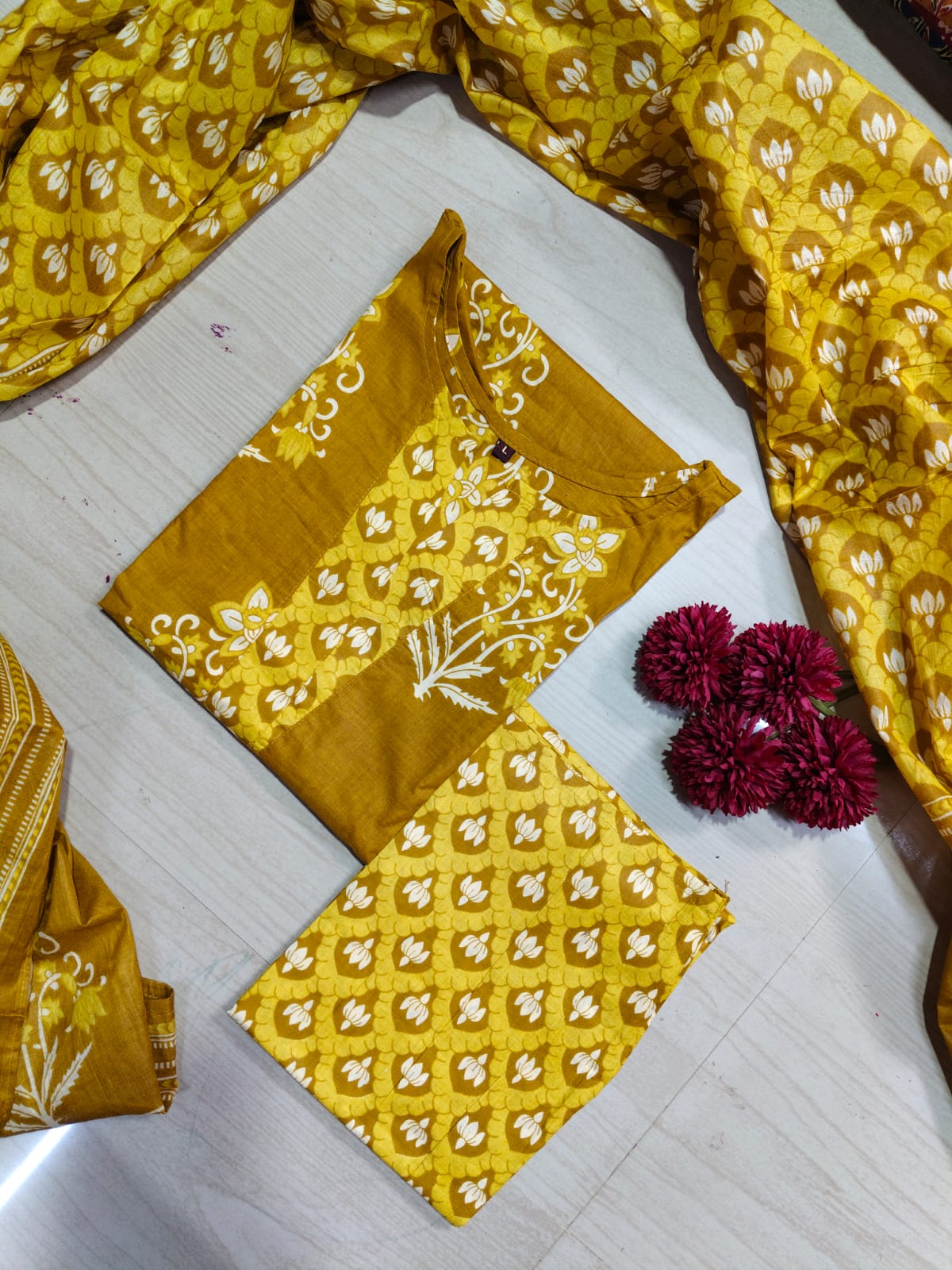 Petals Dupatta Sets  FDS08