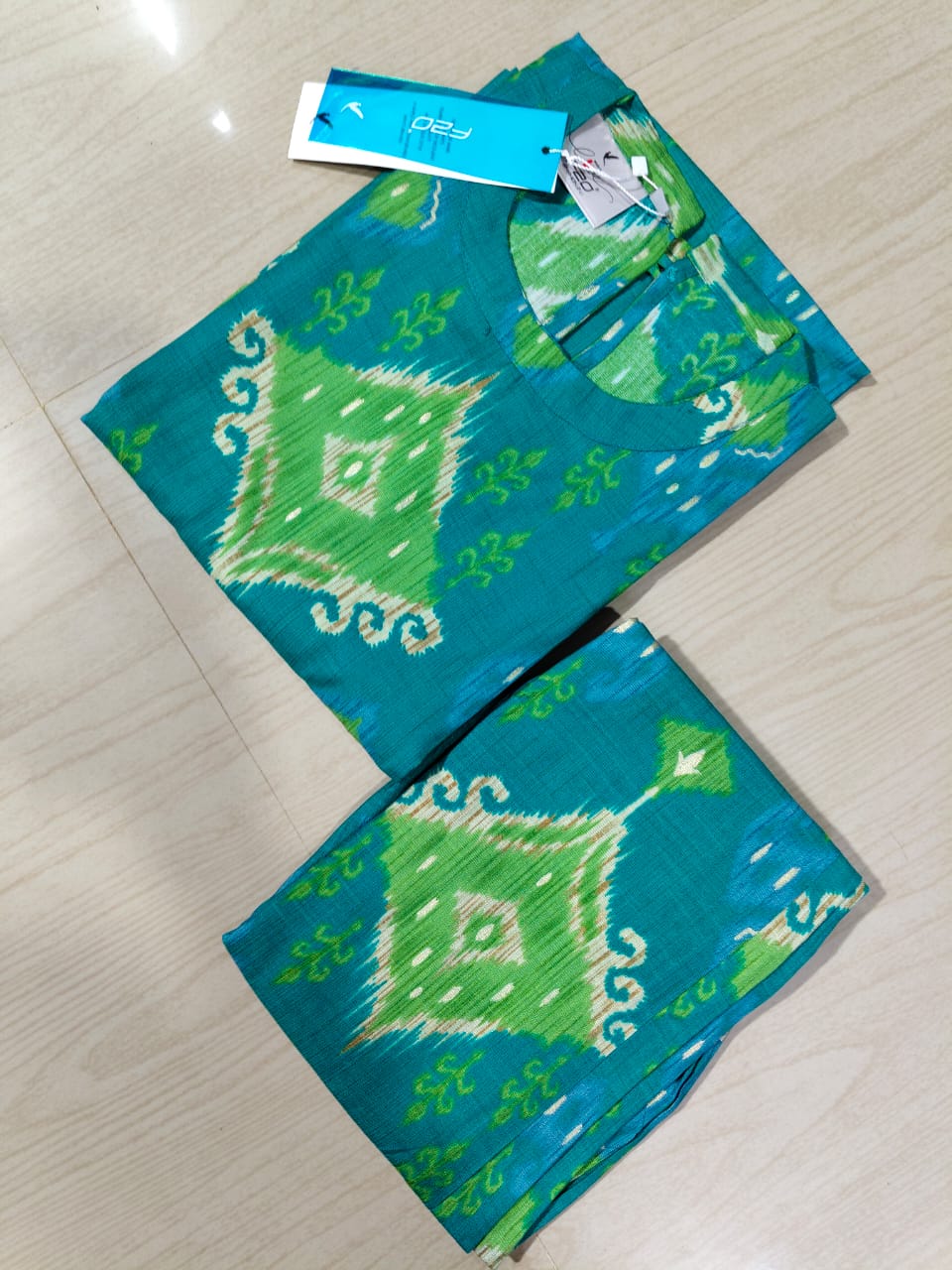 Premium Vertican Silk - VS91 (sleeves attached inside)