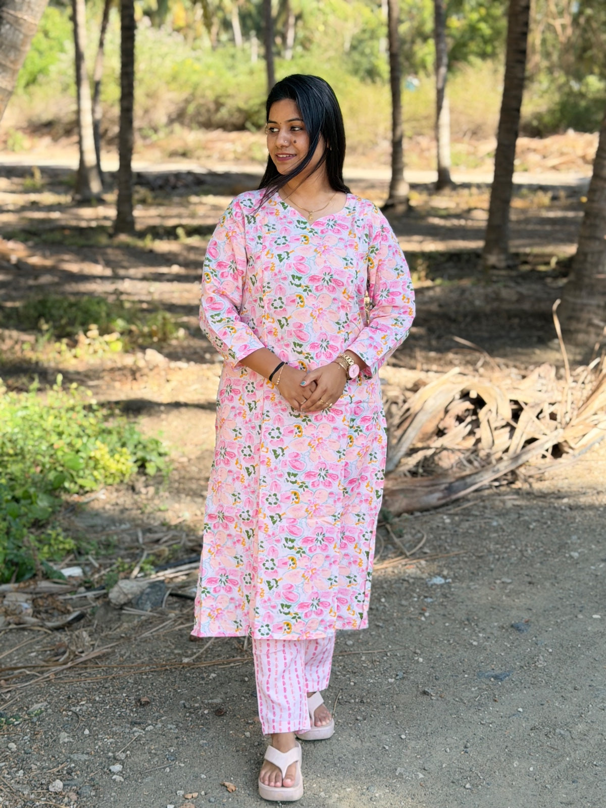 Feeding Kurti With Phant FKP12