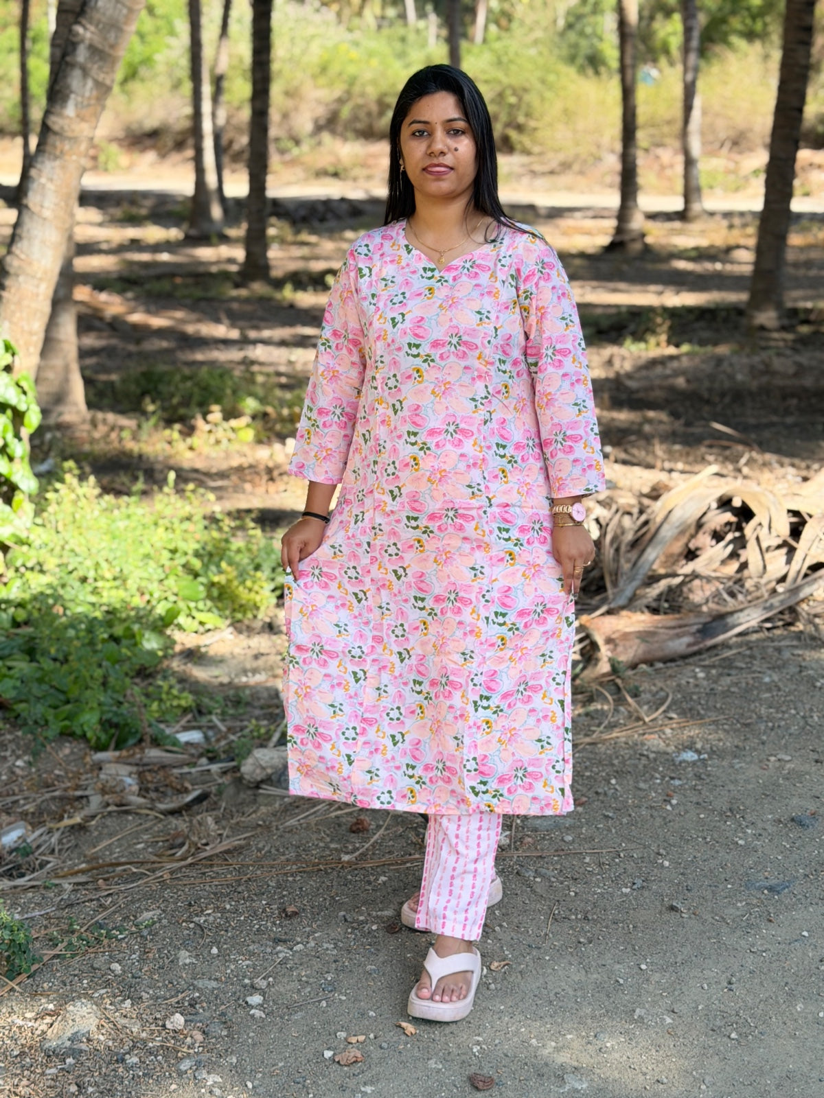 Feeding Kurti With Phant FKP12