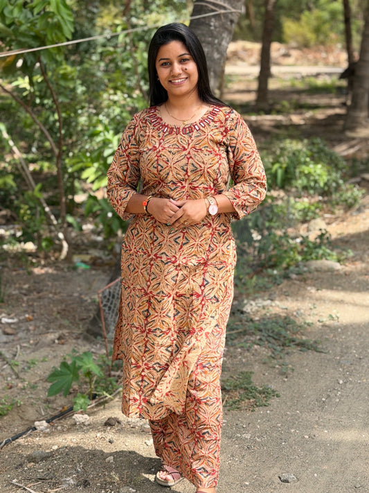 Kalamkari Kurti With Phant  PKA04