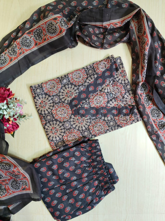 Petals Dupatta Sets - FDS50