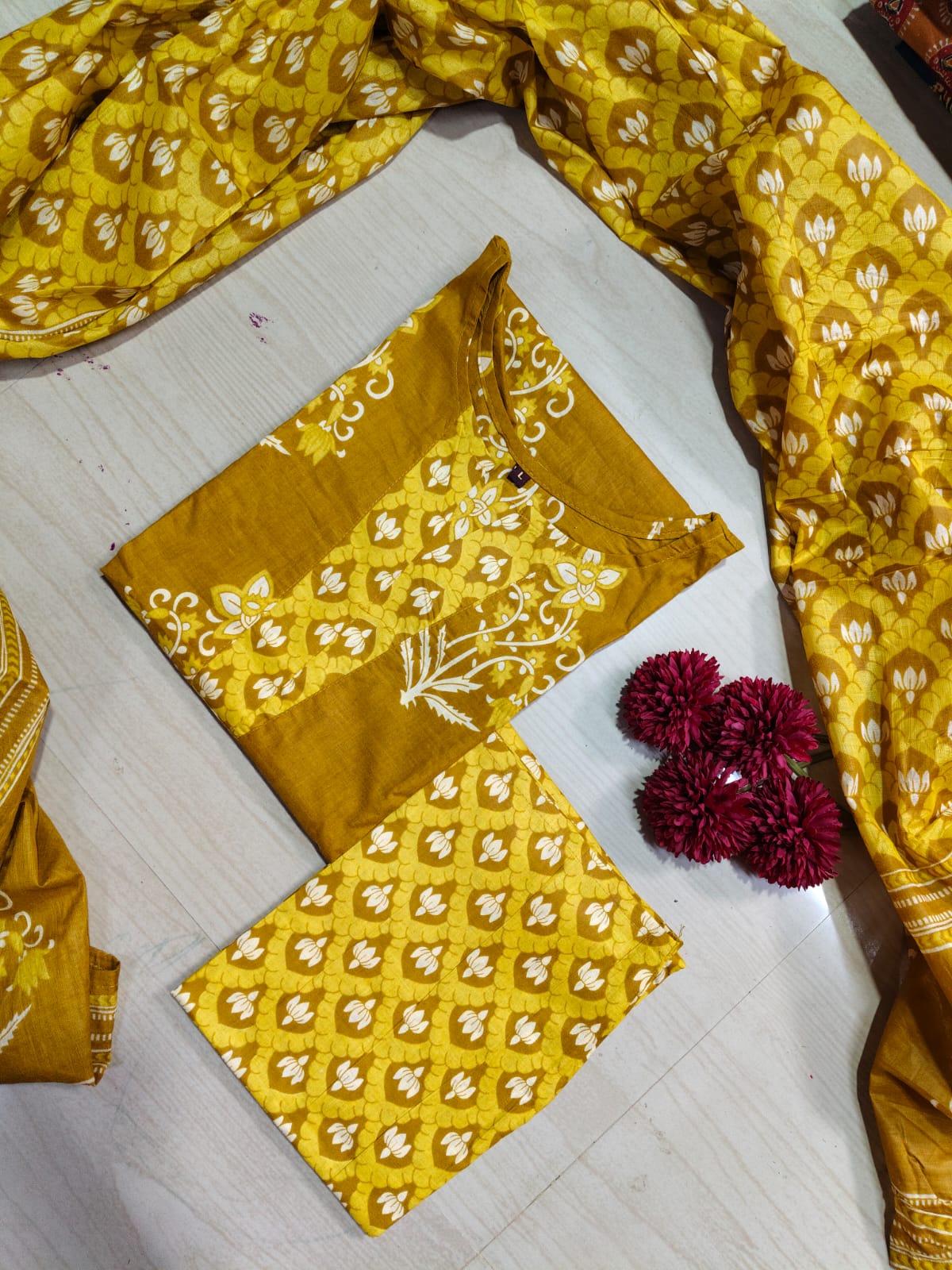 Petals Dupatta Sets  FDS08