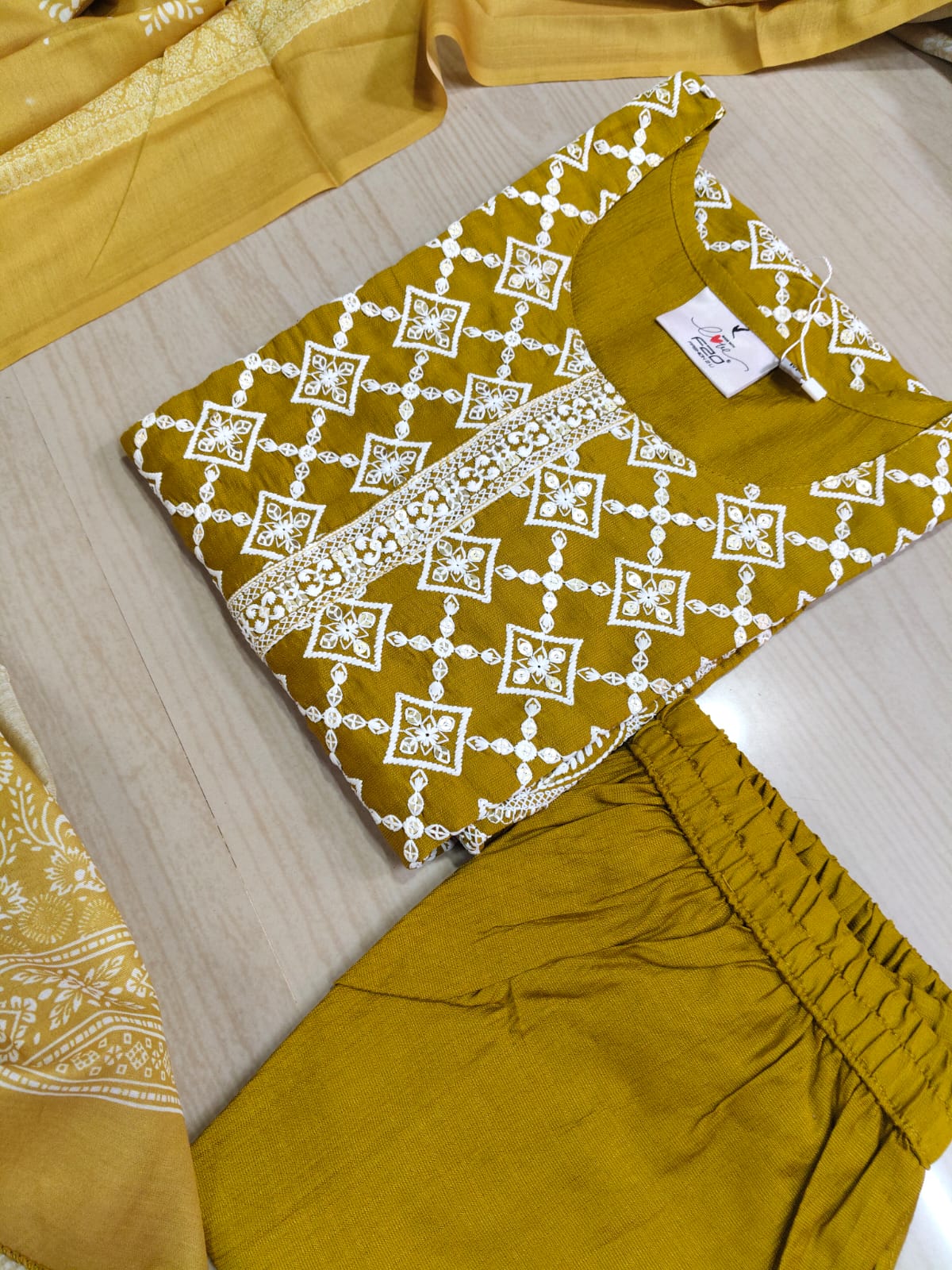 shiny dupatta set SSD17