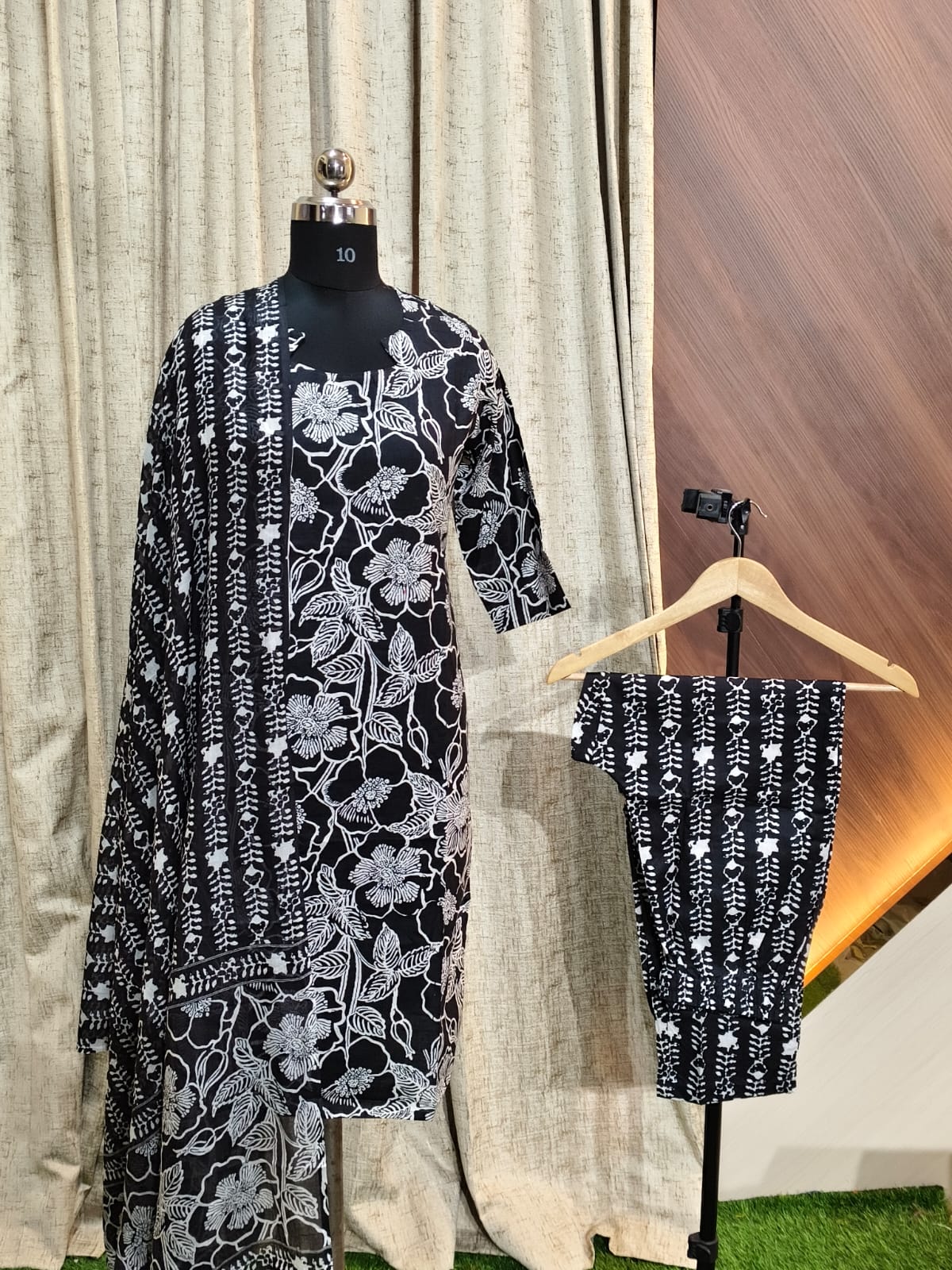 Petals Dupatta Sets - FDS156