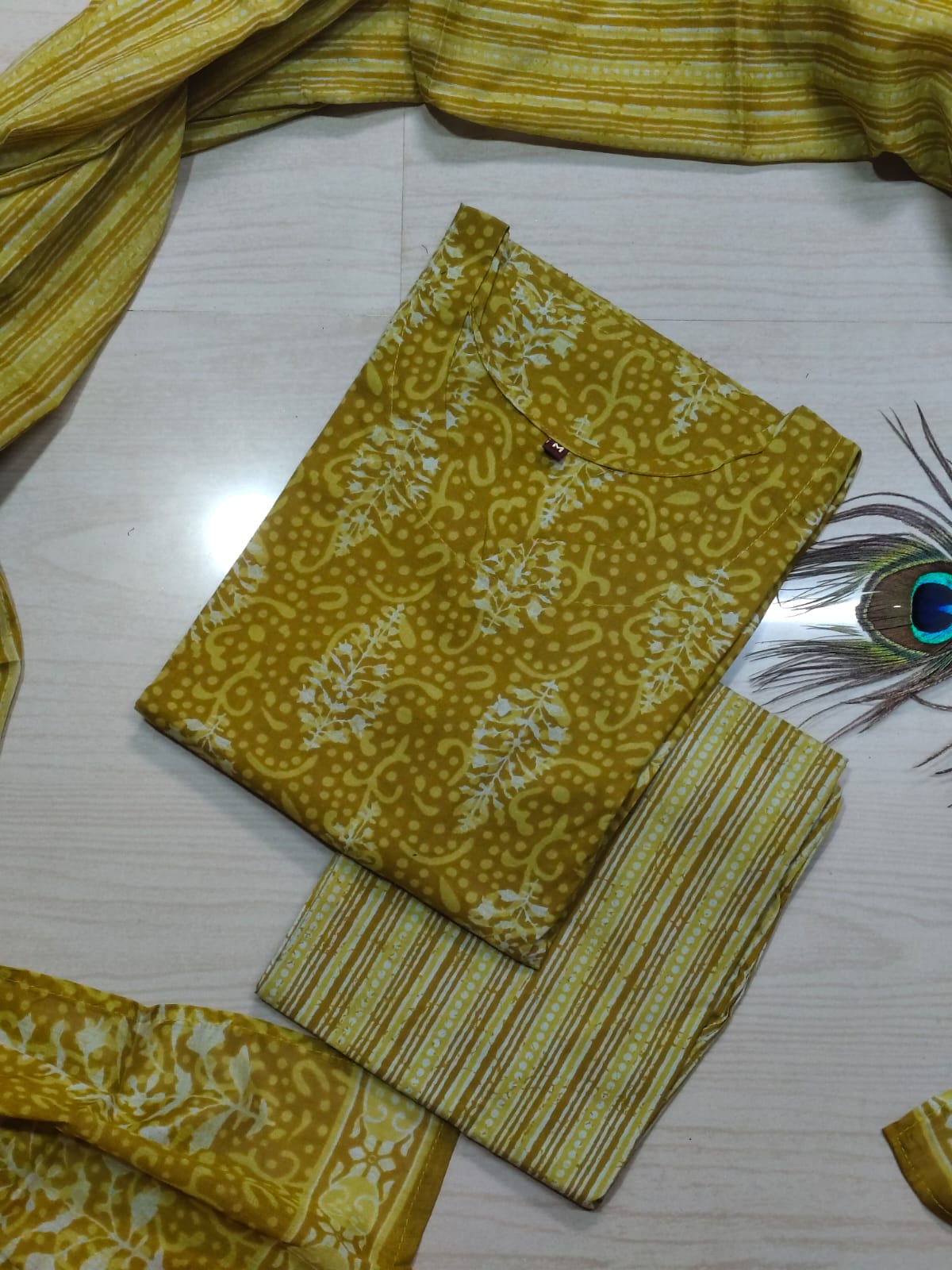 Petals Dupatta Sets  FDS182