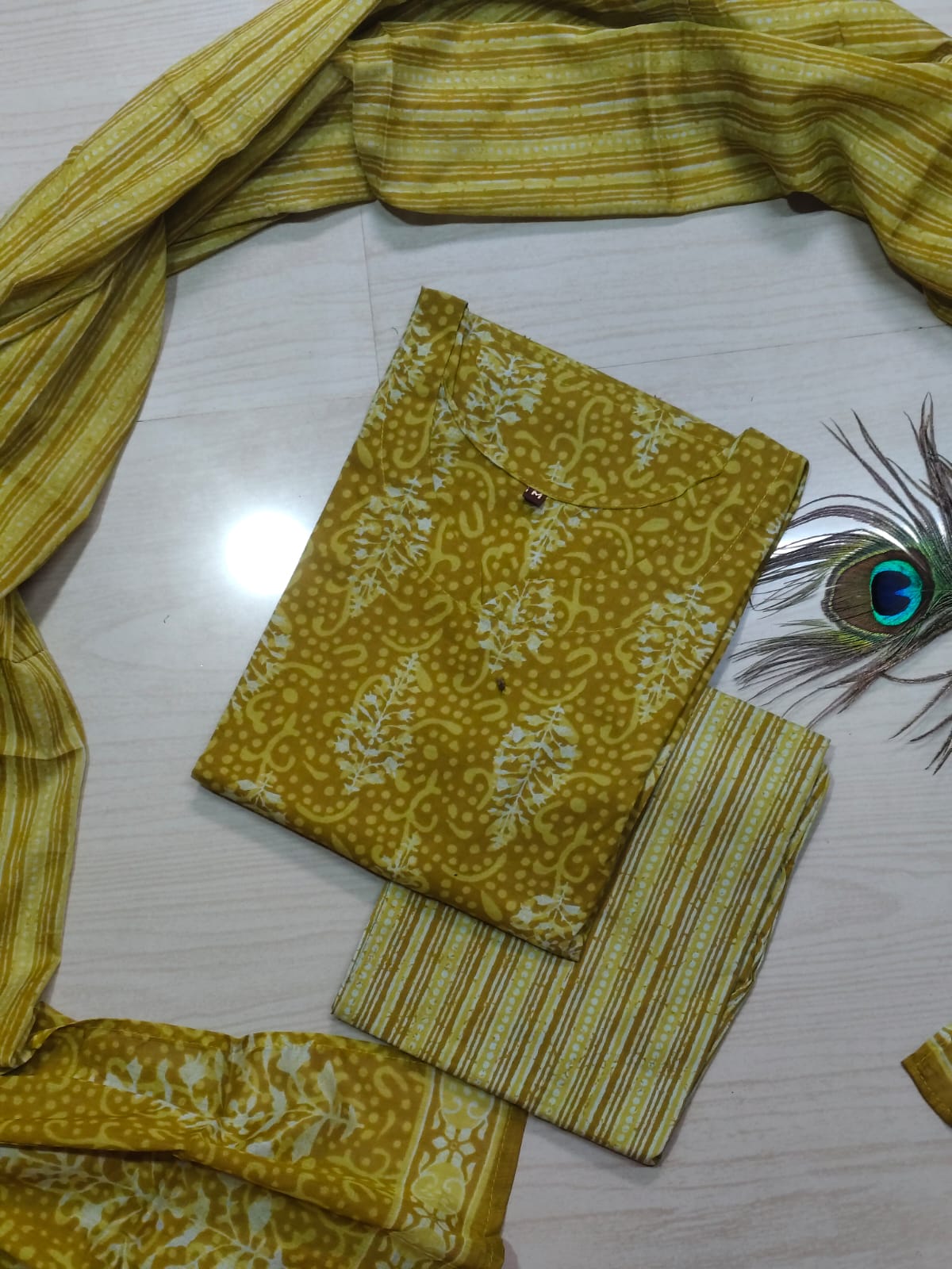 Petals Dupatta Sets  FDS182