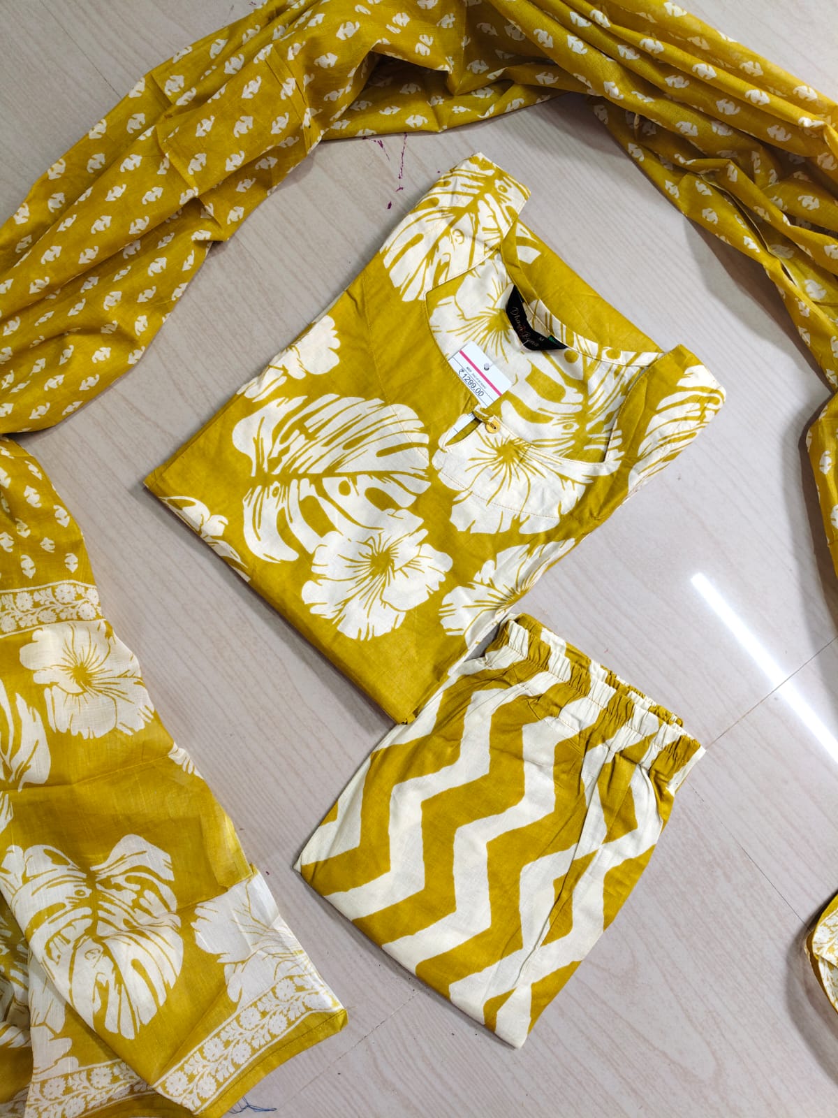 Petals Dupatta Sets  FDS197