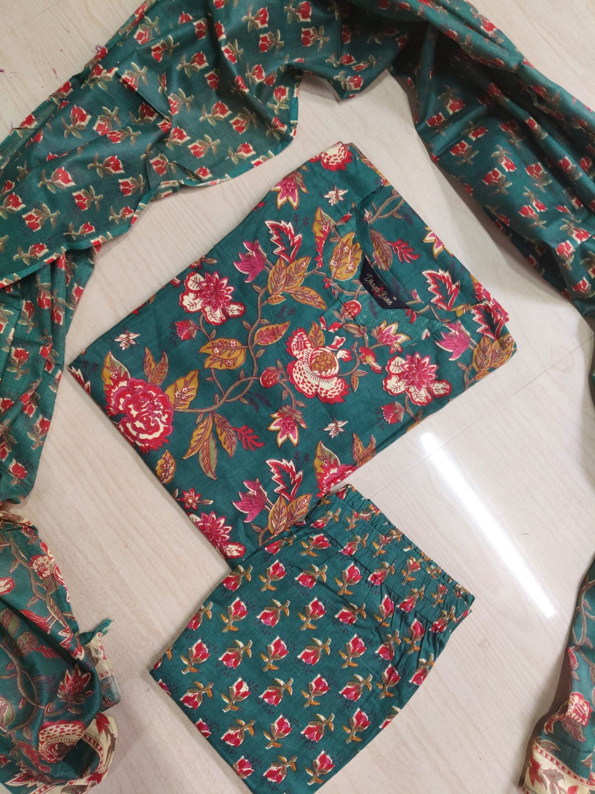 Petals Dupatta Sets  FDS206