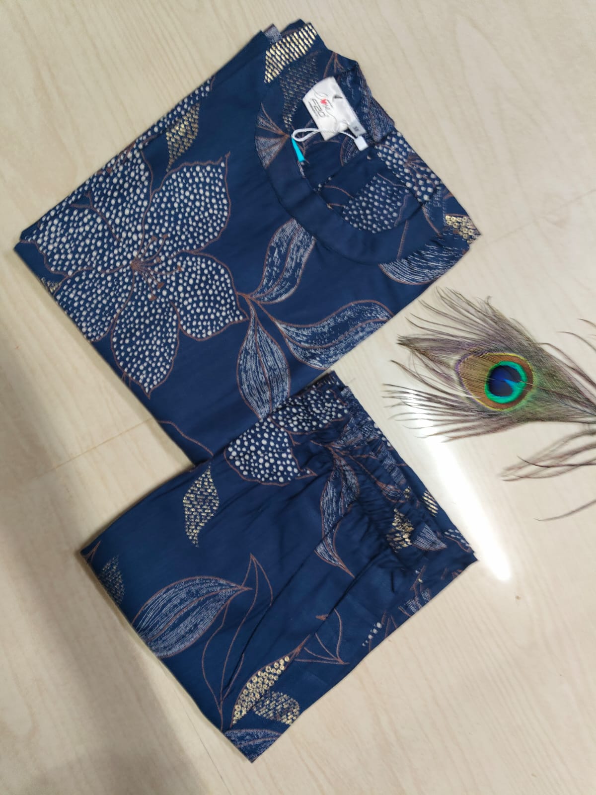 Premium Vertican Silk - VS27 (sleeves attached inside) (Copy)