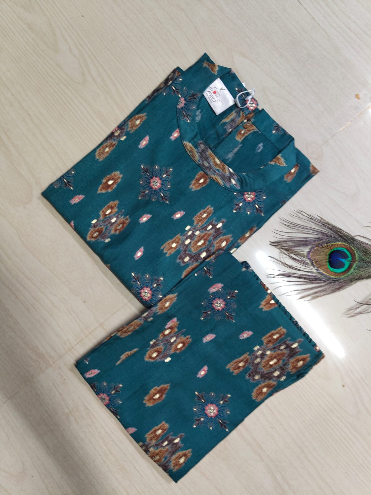Premium Vertican Silk - VS26 (sleeves attached inside)
