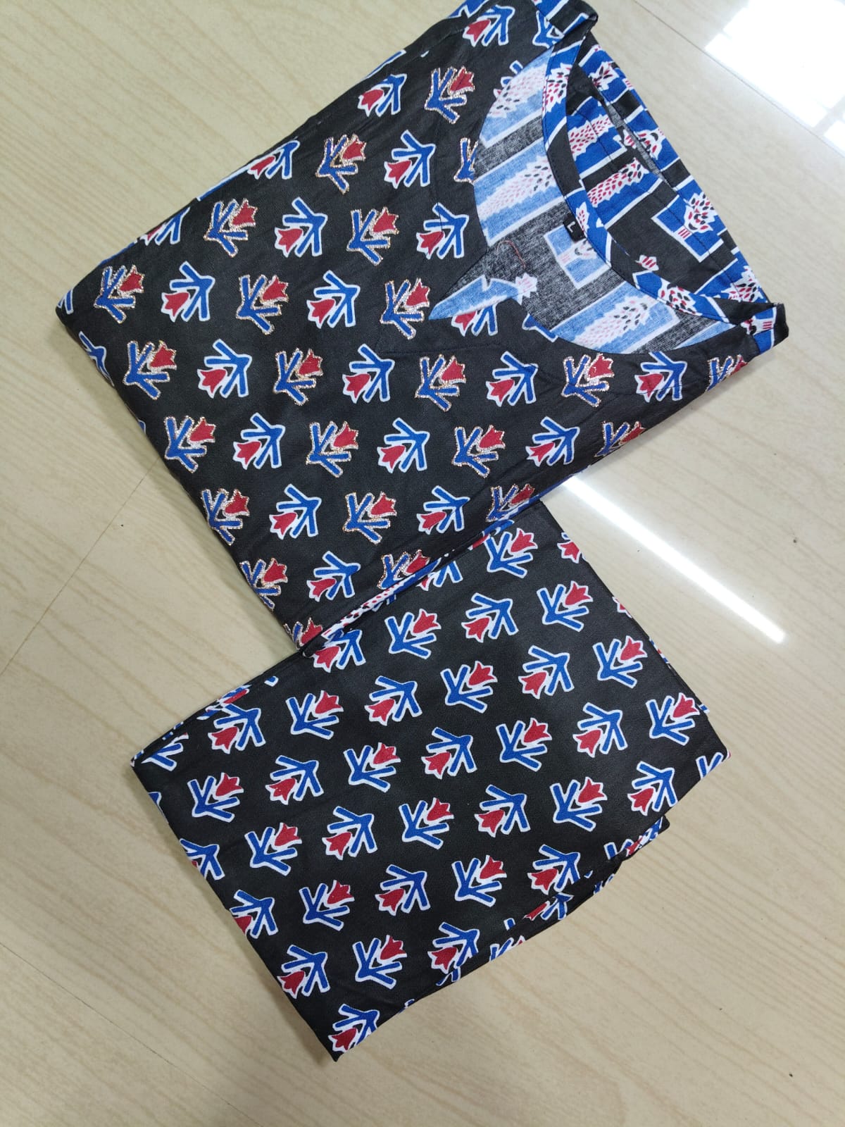 Feeding Kurti With Phant  FKP08