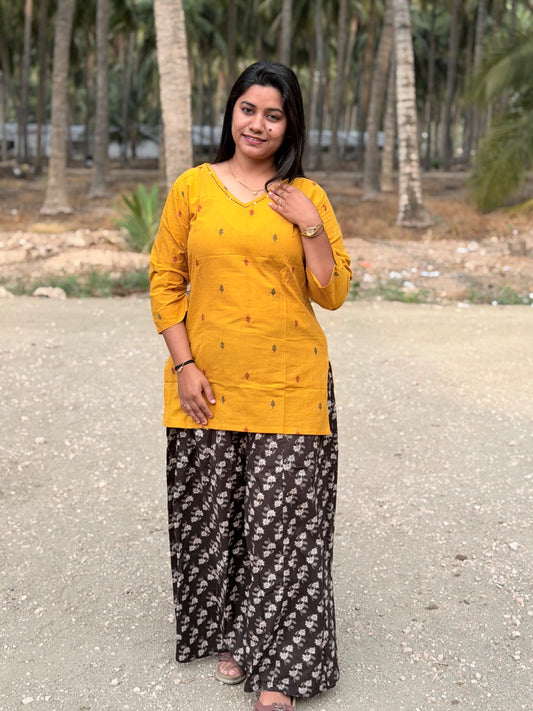 Short Kurthi With Cotton Pant  SKP25