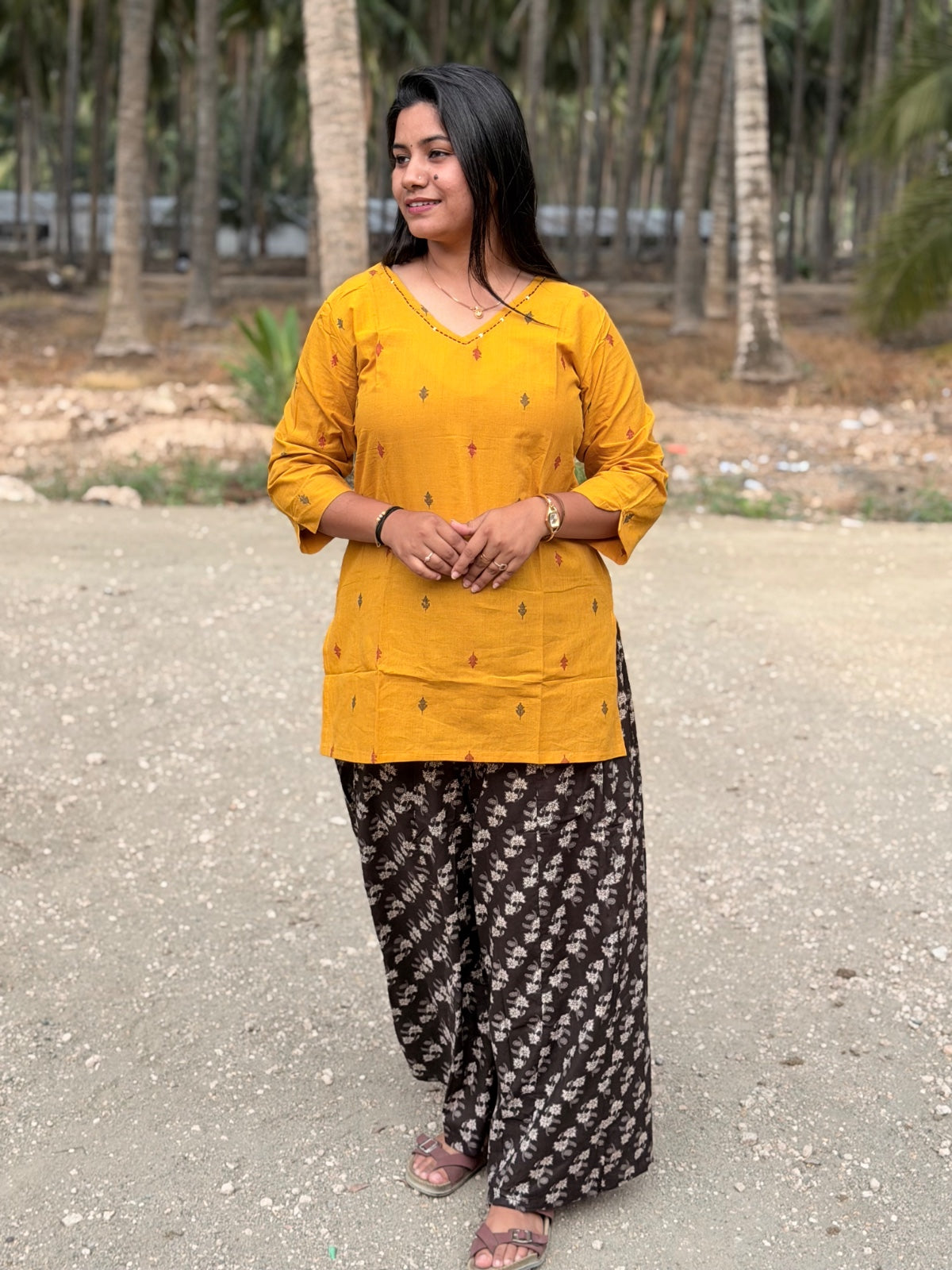 Short Kurthi With Cotton Pant  SKP25