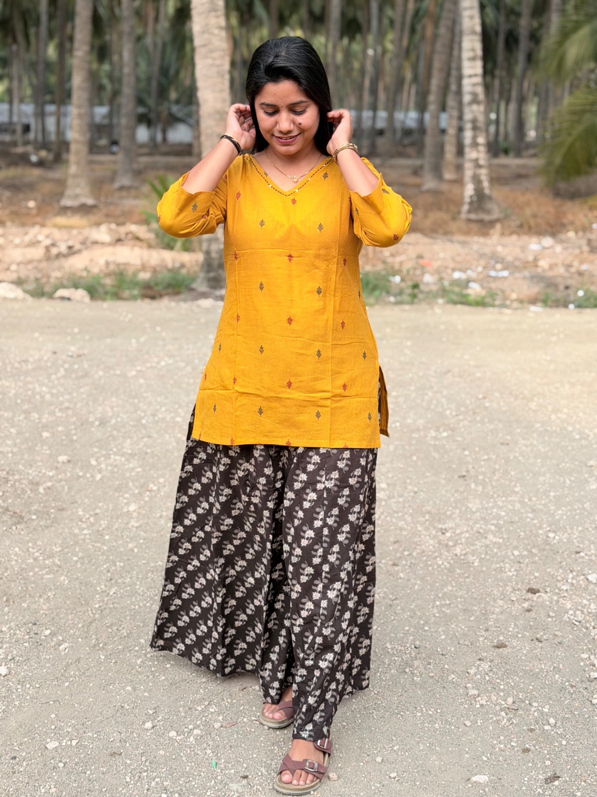 Short Kurthi With Cotton Pant  SKP25